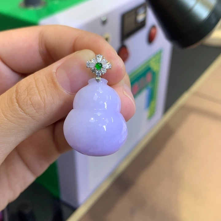 颈饰18K金镶嵌翡翠翡翠