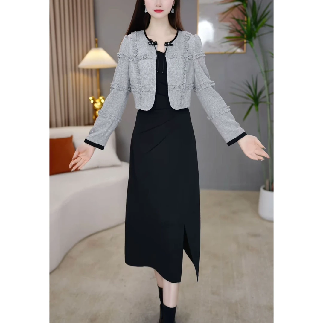 时尚洋气减龄休闲外套2025春季修身遮肚显瘦气质背心连衣裙两件套