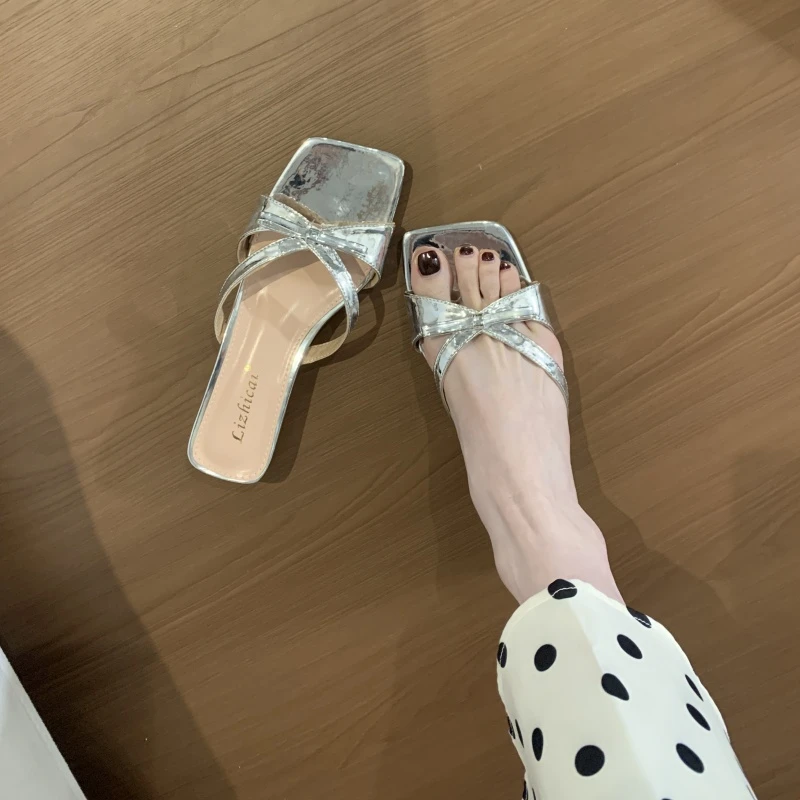 2025年新款仙女风蝴蝶结凉拖鞋外穿夏季配裙子方头粗跟银色凉鞋女