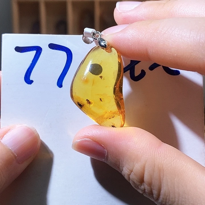 未镶嵌颈饰琥珀琥珀虫珀福利