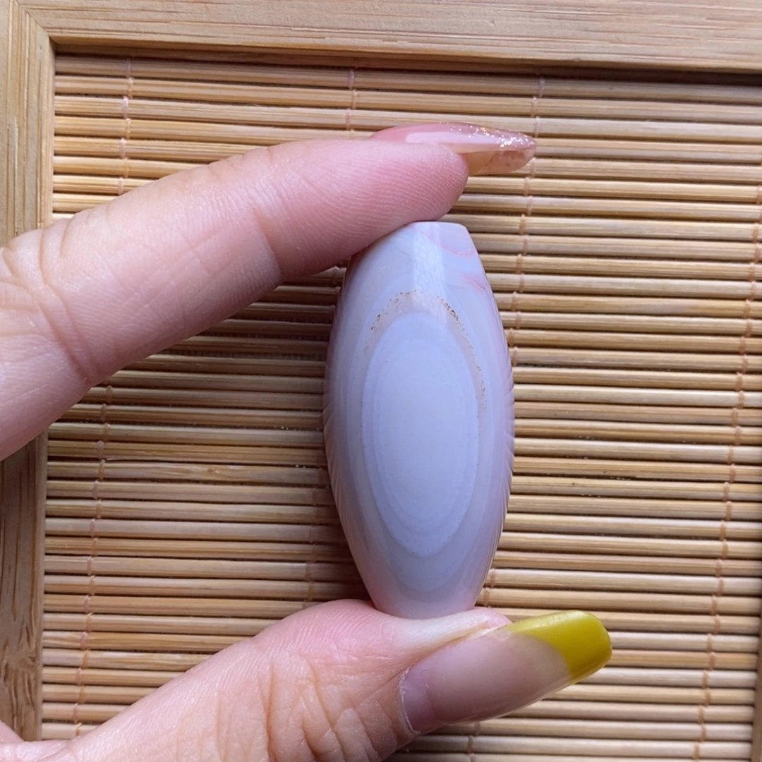 小***啊玛瑙/玉髓未镶嵌珠宝半成品