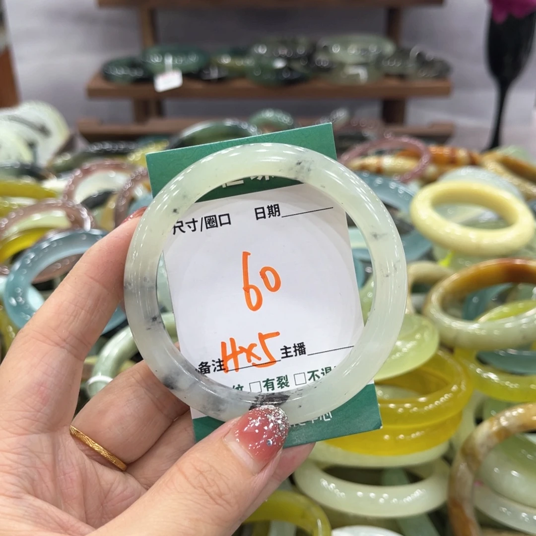 蛇纹石玉未镶嵌手镯手镯