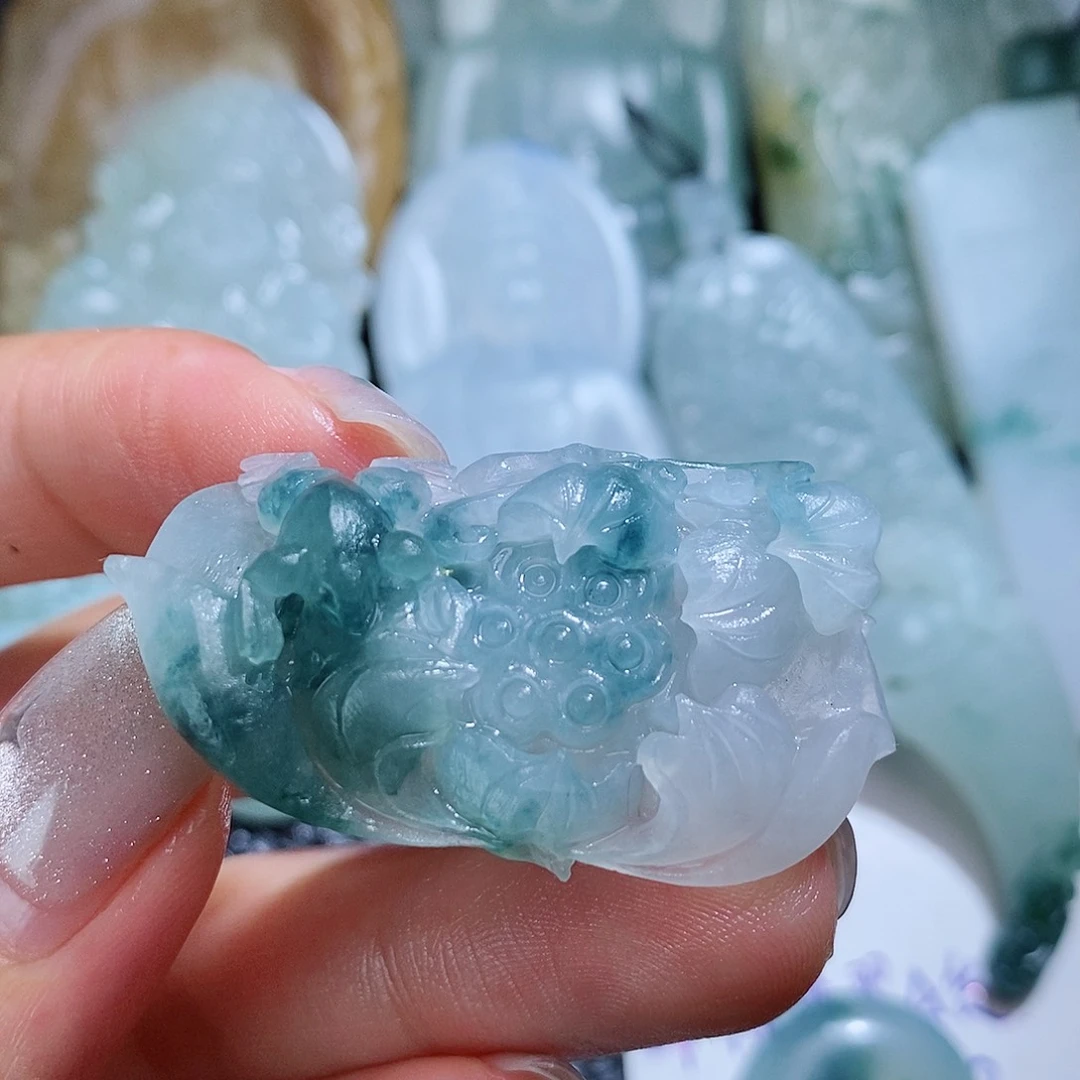 未镶嵌定制翡翠毛货付款后确认抛光