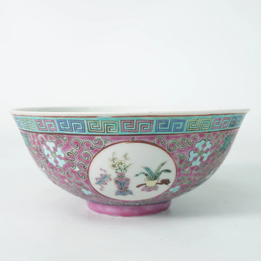LABC251108002【十竹斋】晚清民国缠枝莲博古图粉彩大赏碗