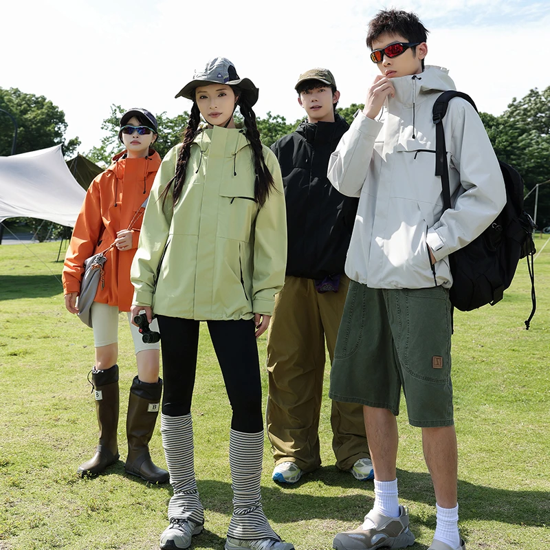 蕉下客户外三合一可拆卸冲锋外套防风防水情侣款保暖透气登山服