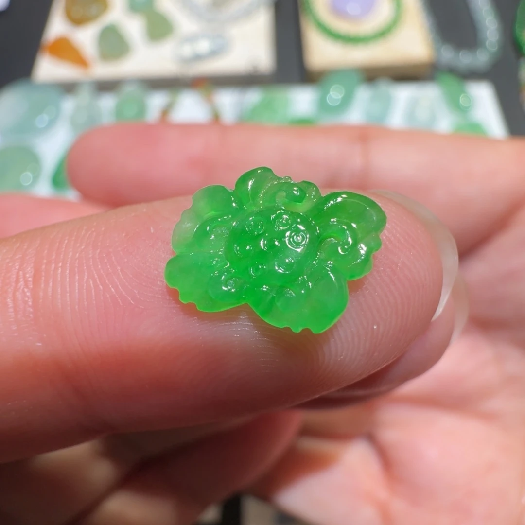 定制翡翠未镶嵌冰阳绿莲花