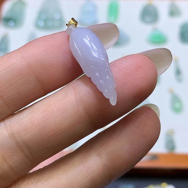 颈饰18K金镶嵌翡翠