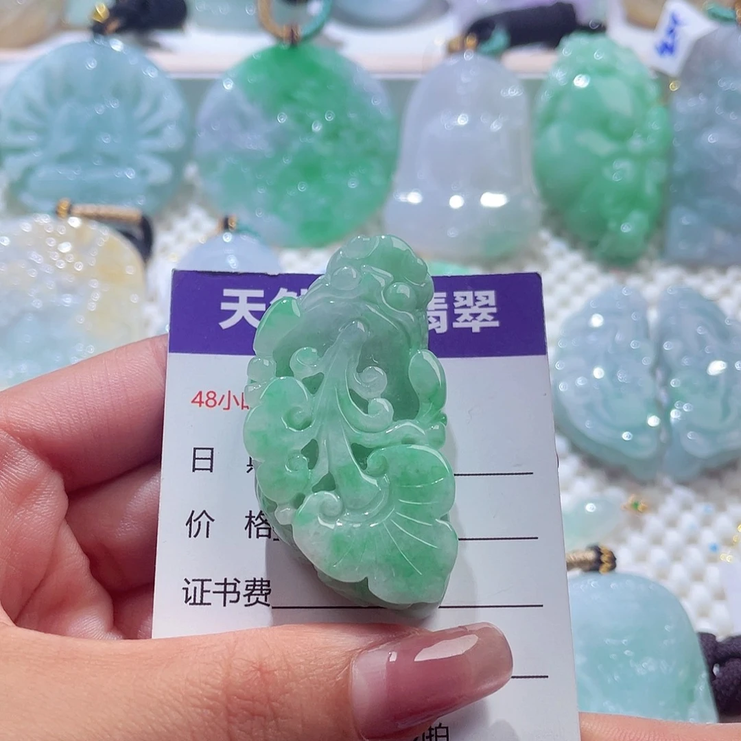 颈饰未镶嵌翡翠貔貅
