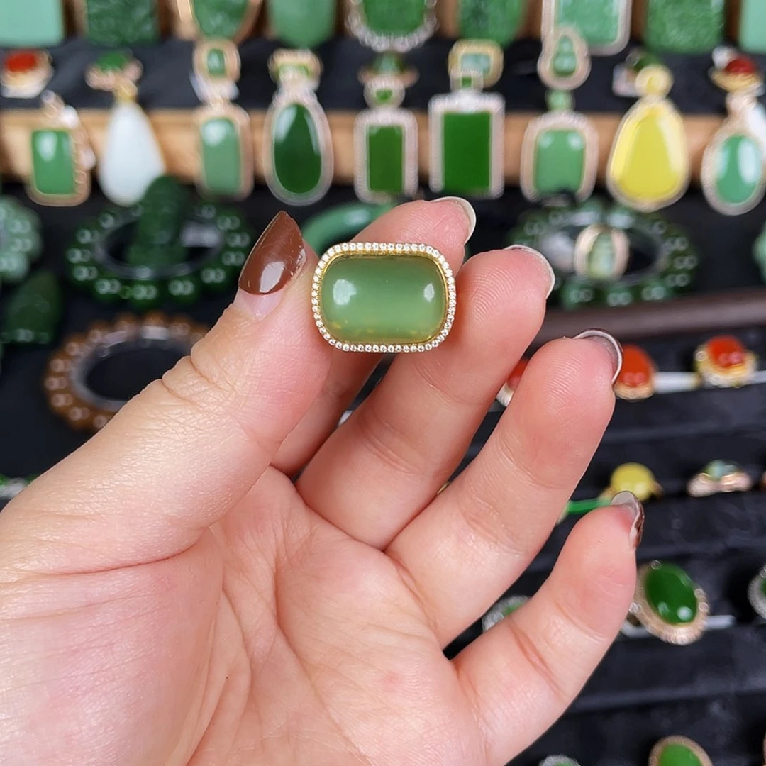 18K金镶嵌戒指和田玉猫眼戒指