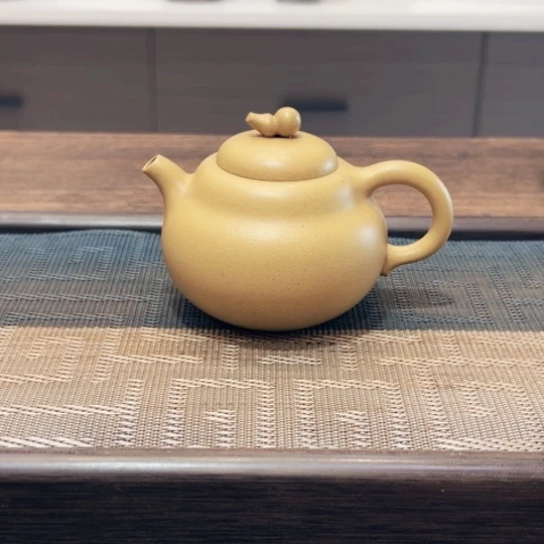 紫砂黄龙山原矿紫砂黄龙山原矿大水潭本绿半手工（150 cc）