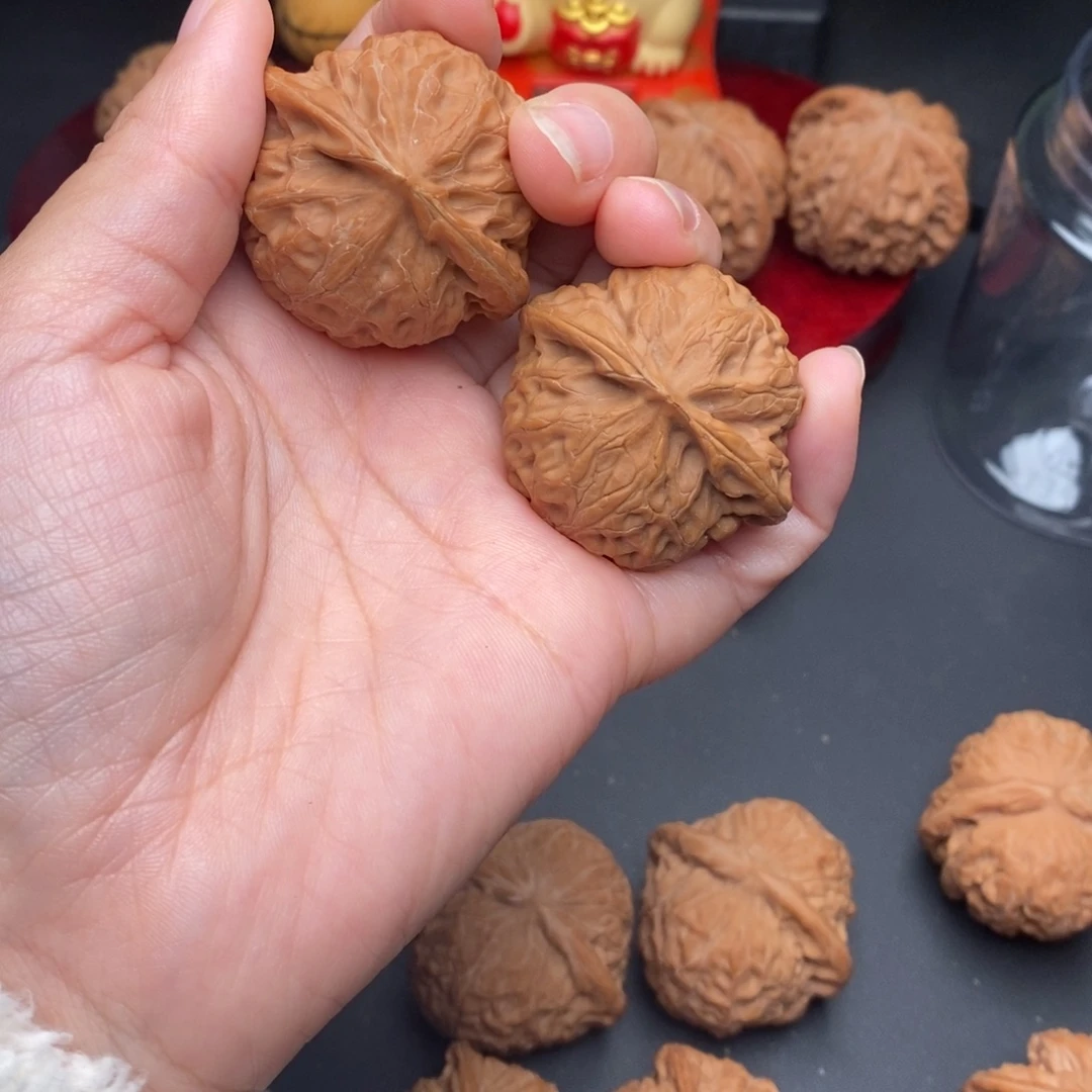 爱***子文玩核桃宫灯全品40