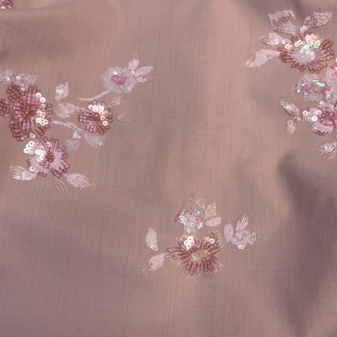 西装底刺绣一米价格