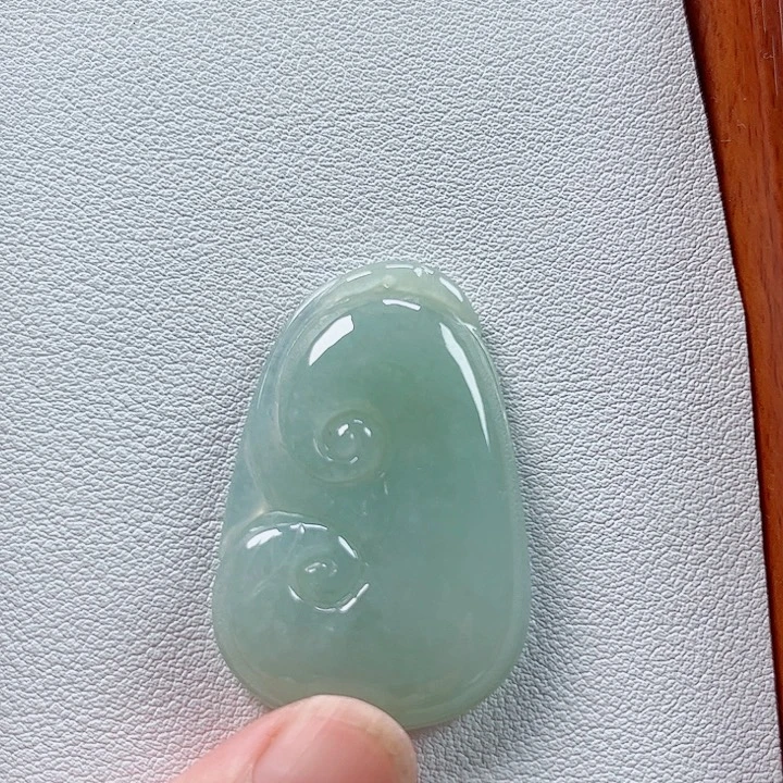 翡翠未镶嵌颈饰孤品