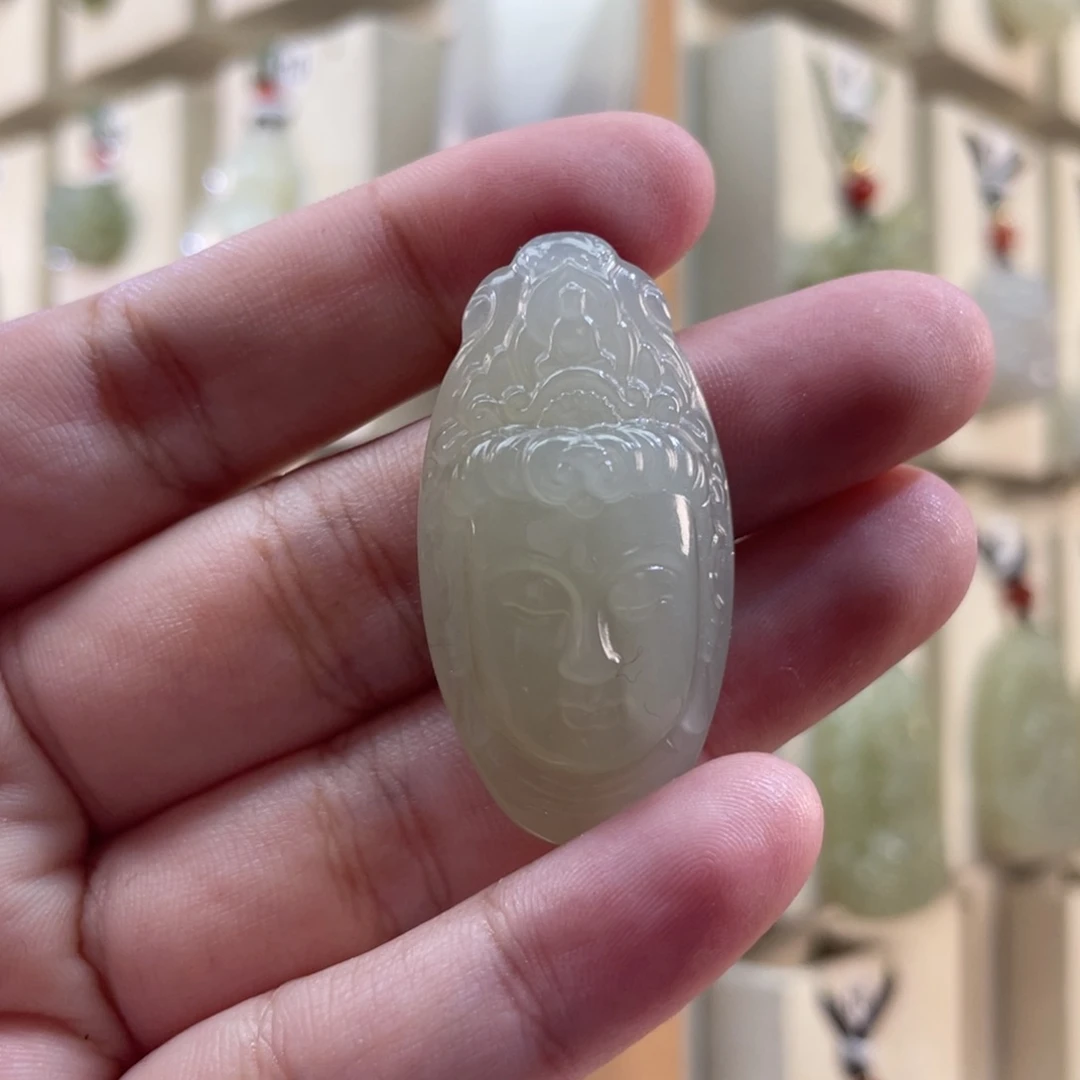 墨***青和田玉未镶嵌颈饰