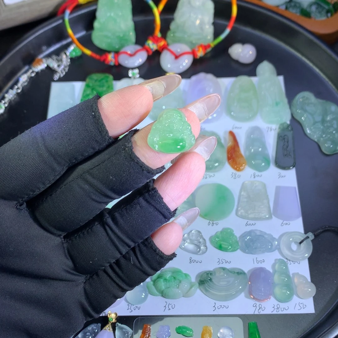 翡翠未镶嵌吊坠(不含链)绿肚佛