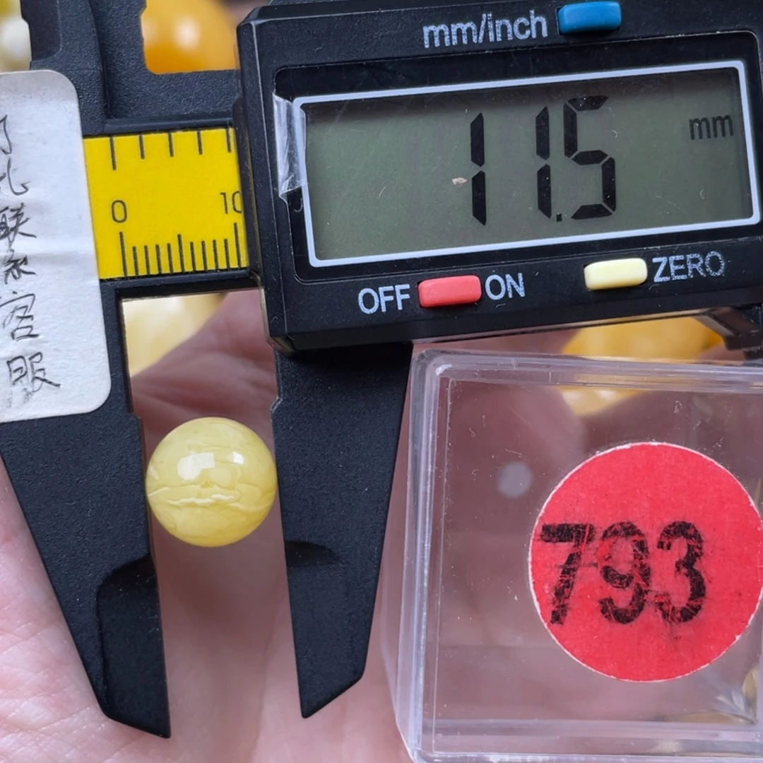 多***.蜜蜡未镶嵌珠宝奇石