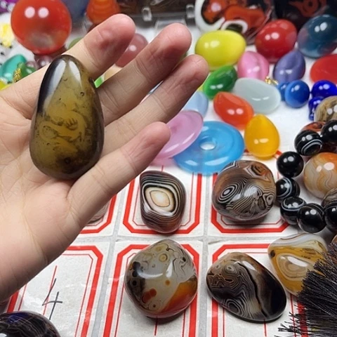 玛瑙/玉髓颈饰未镶嵌