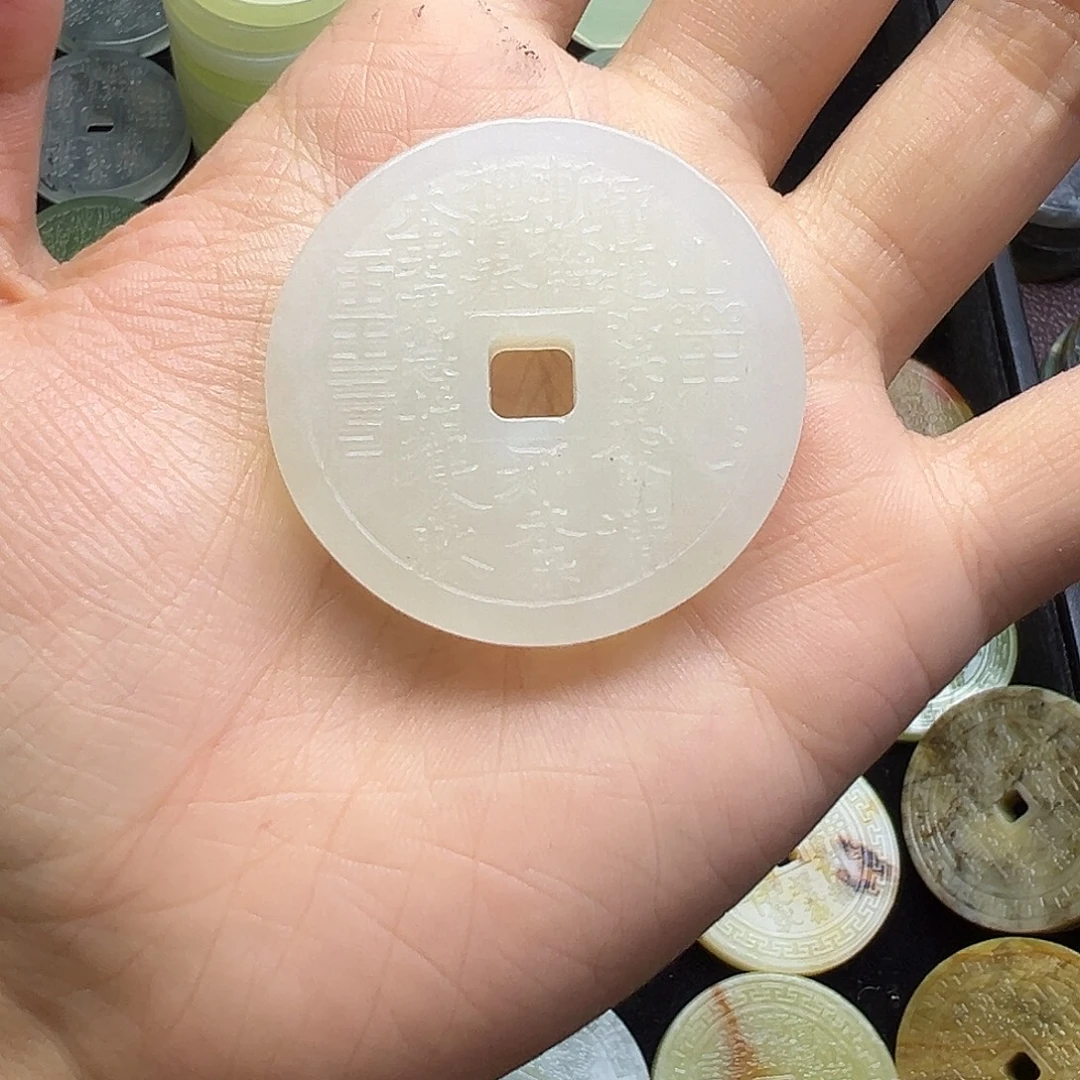 ⁷***未镶嵌蛇纹石玉颈饰