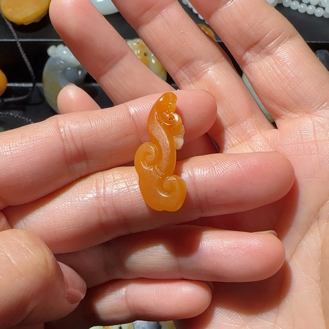 和田玉（糖玉）颈饰未镶嵌小*?