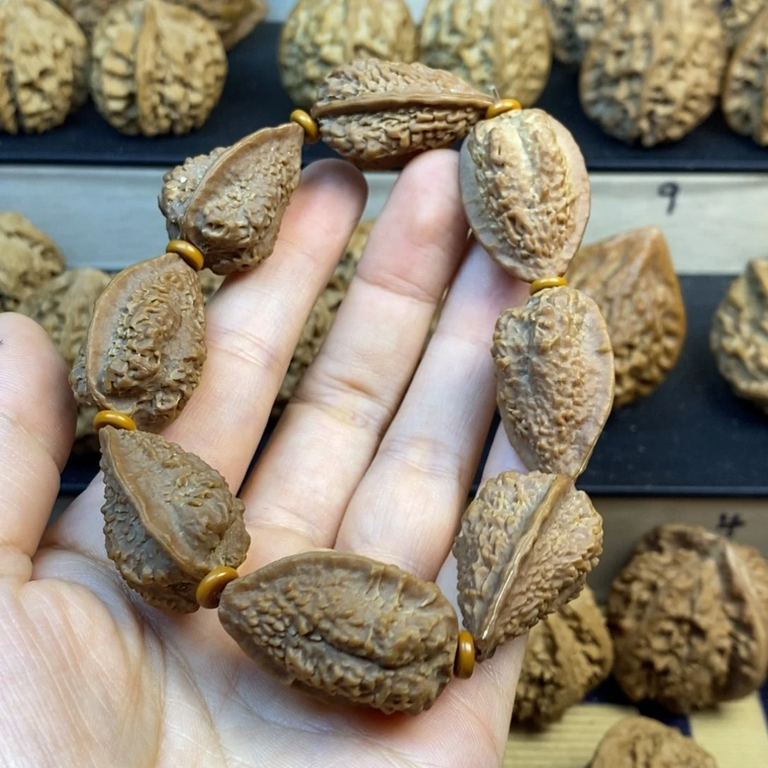 ༠****吊坠文玩核桃绣花鞋瑕疵