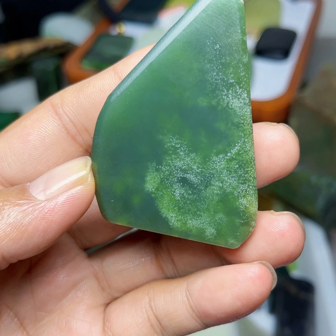 未镶嵌和田玉（碧玉）珠宝半成品
