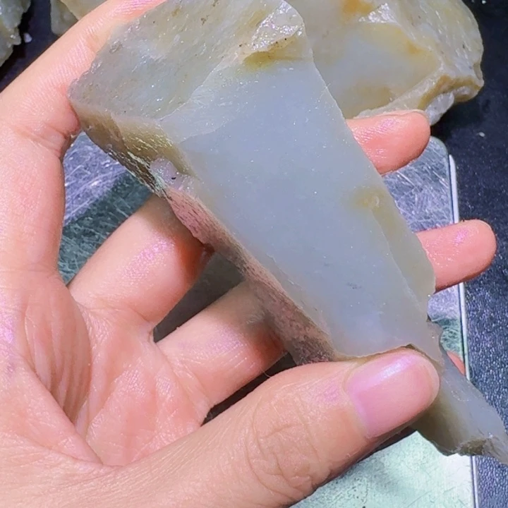 未镶嵌和田玉（糖玉）珠宝半成品