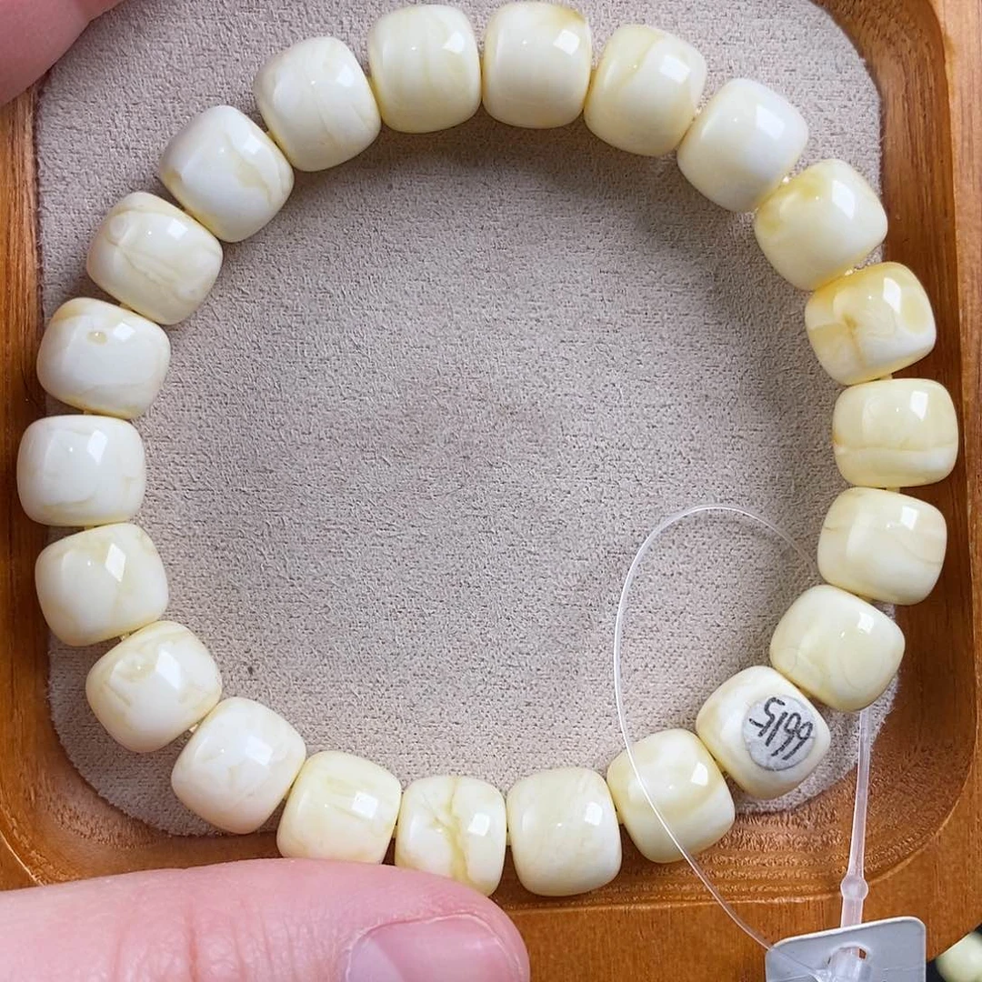 蜜蜡珠宝奇石未镶嵌