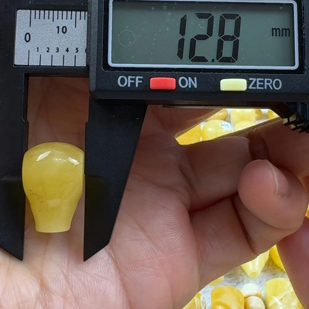 蜜蜡未镶嵌裸石28杂