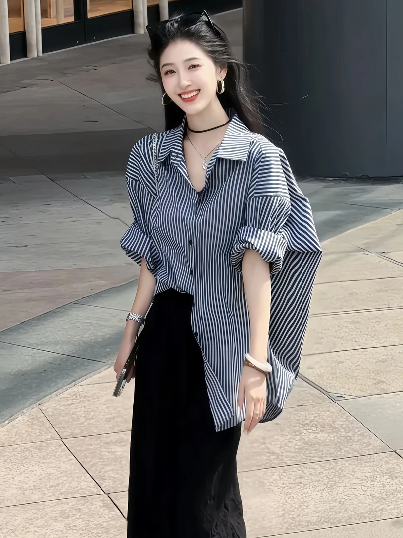 法式气质灰黑色条纹衬衫女夏季新款高级时尚设计宽松休闲气质上衣