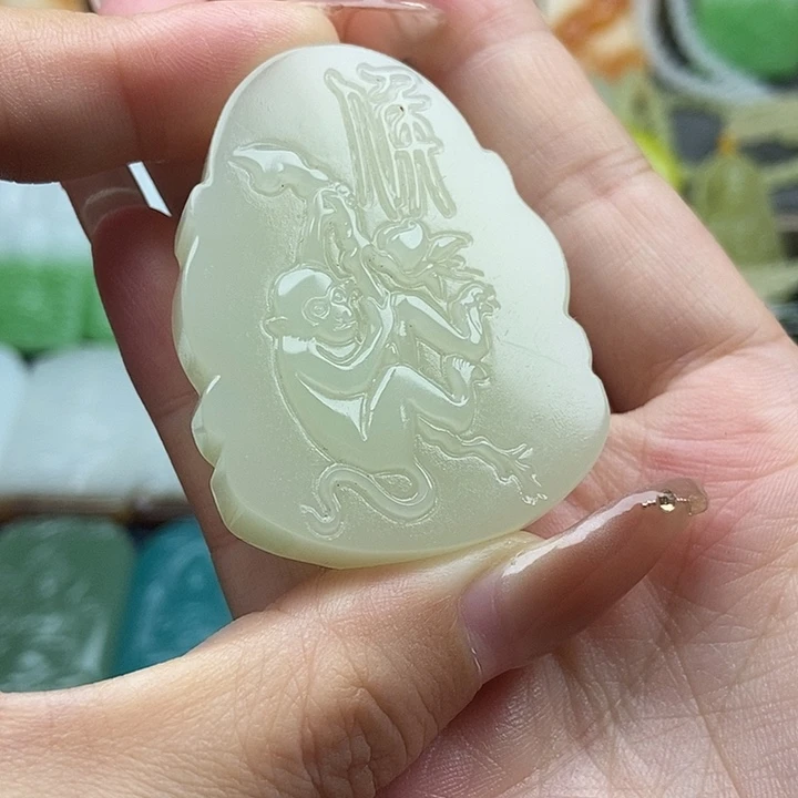 颈饰未镶嵌和田玉