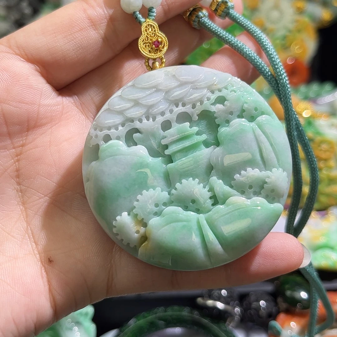 翡翠未镶嵌颈饰待编织