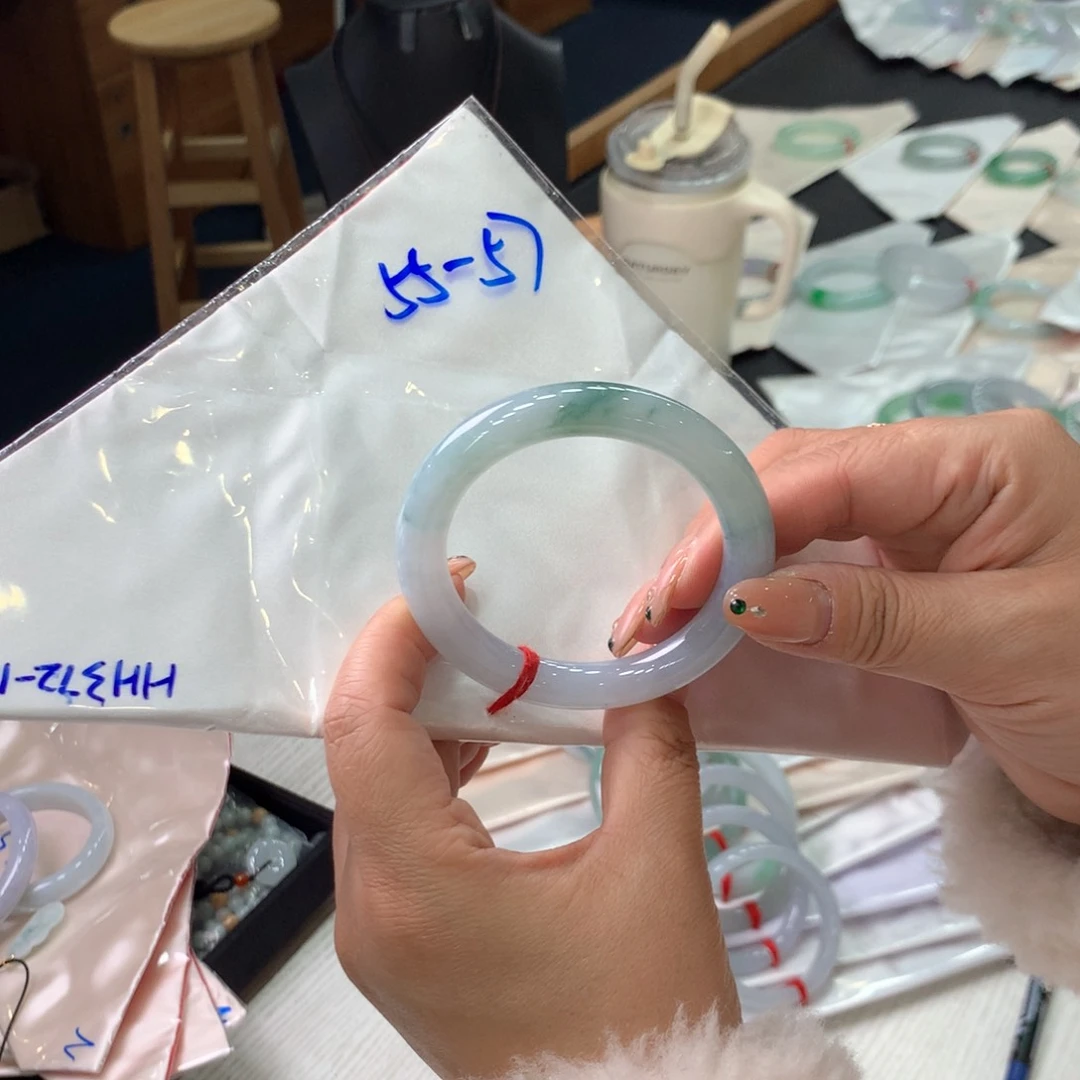 未镶嵌手镯翡翠48小时鉴赏