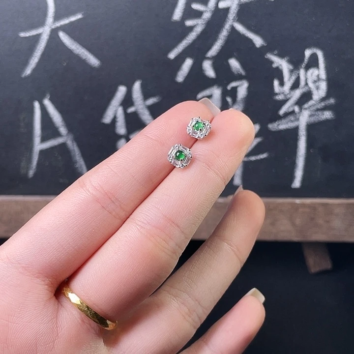 未镶嵌翡翠耳饰翡翠