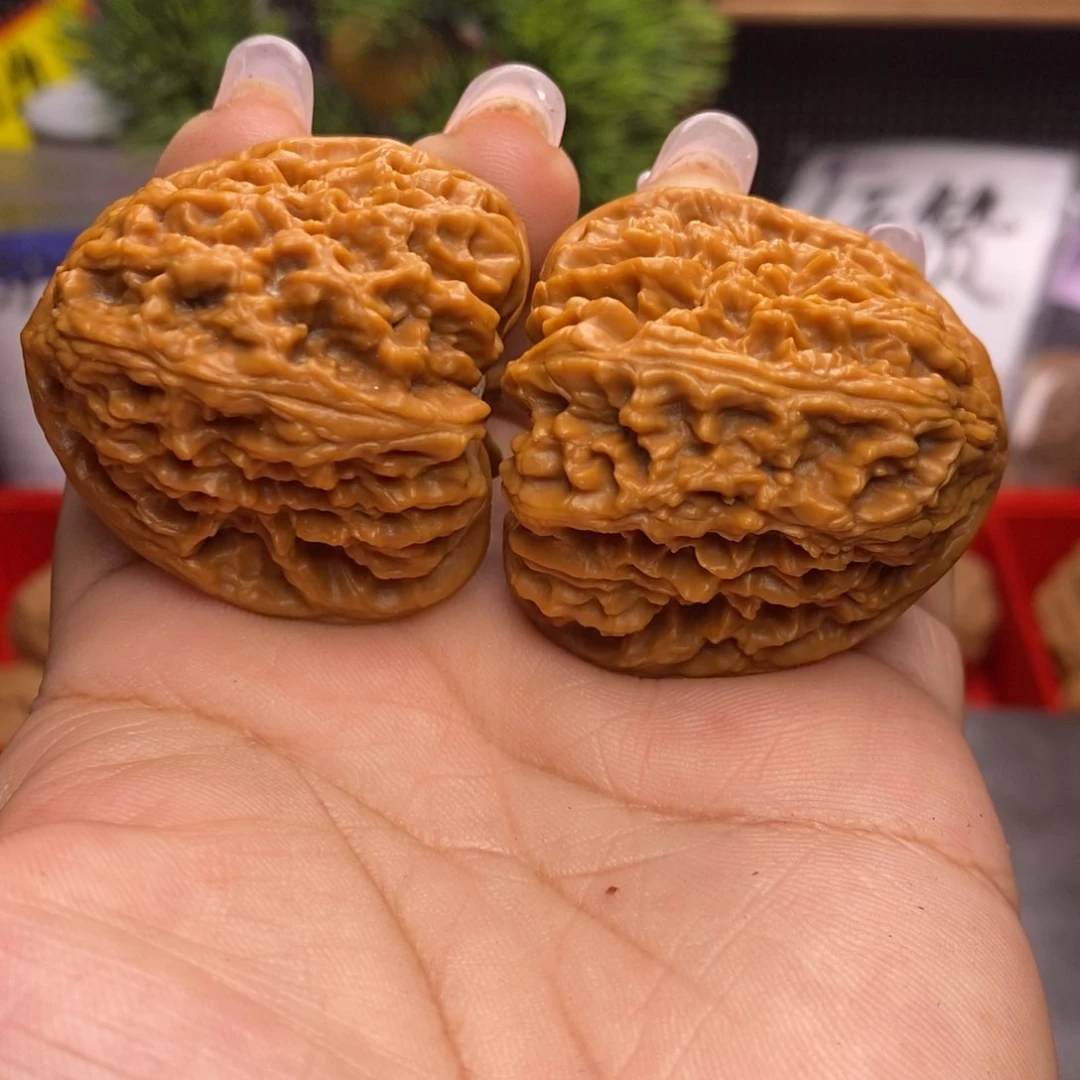 文玩核桃吊坠南疆石。边41。丹