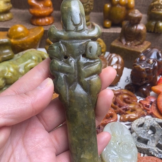 蛇纹石玉未镶嵌颈饰