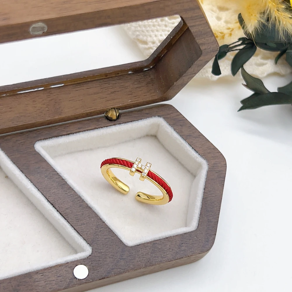铜合金仿水晶戒指 02576 HOA 小众设计款红绳H戒指 开口可调节