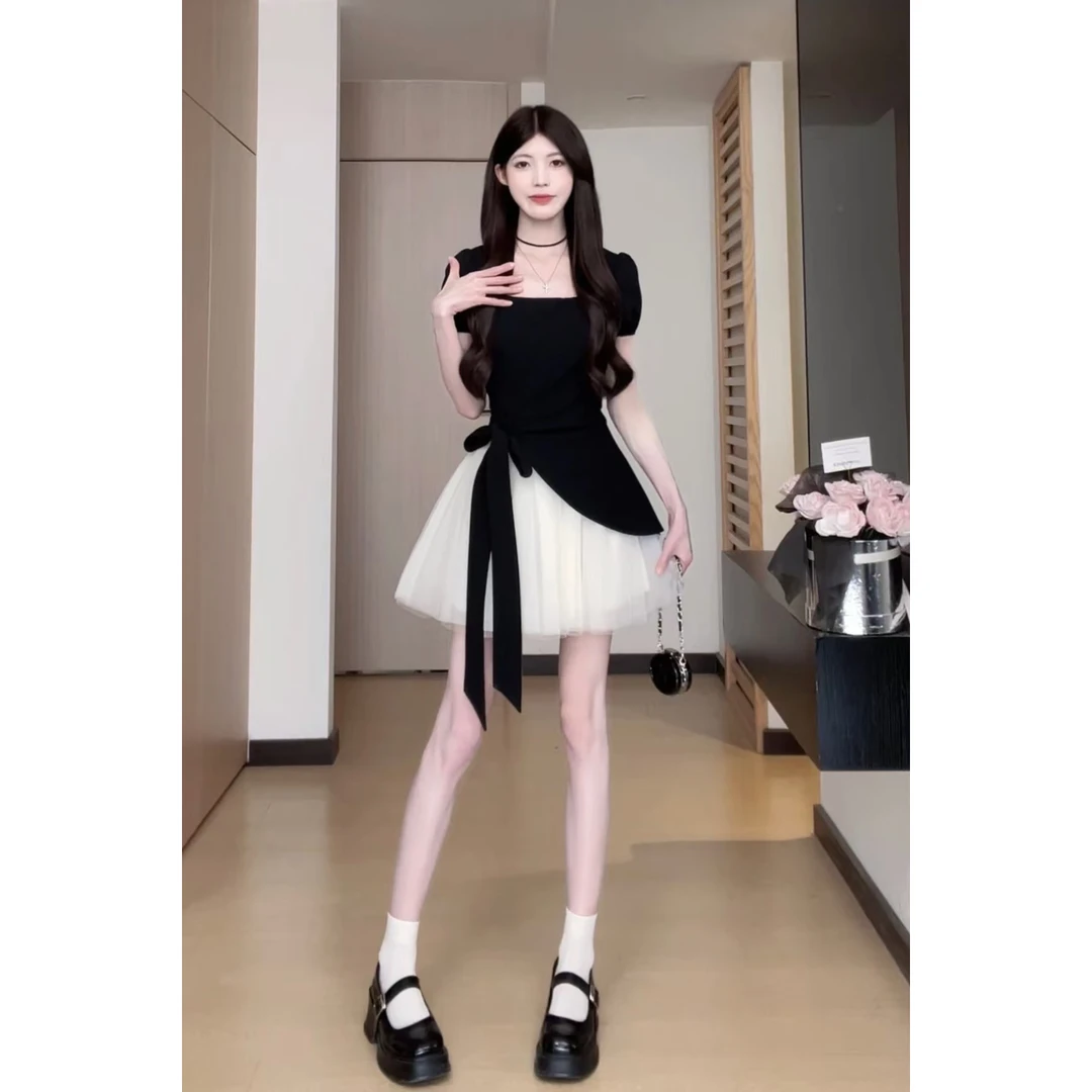 松本丧丧夏季撞色褶皱收腰设计感气质连衣裙显瘦炸街轻熟辣妹