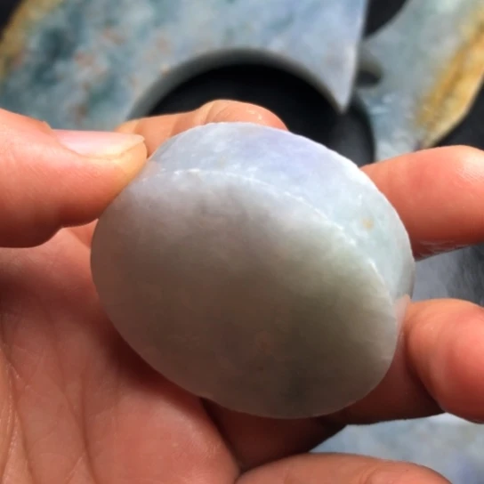 翡翠未镶嵌颈饰裸石