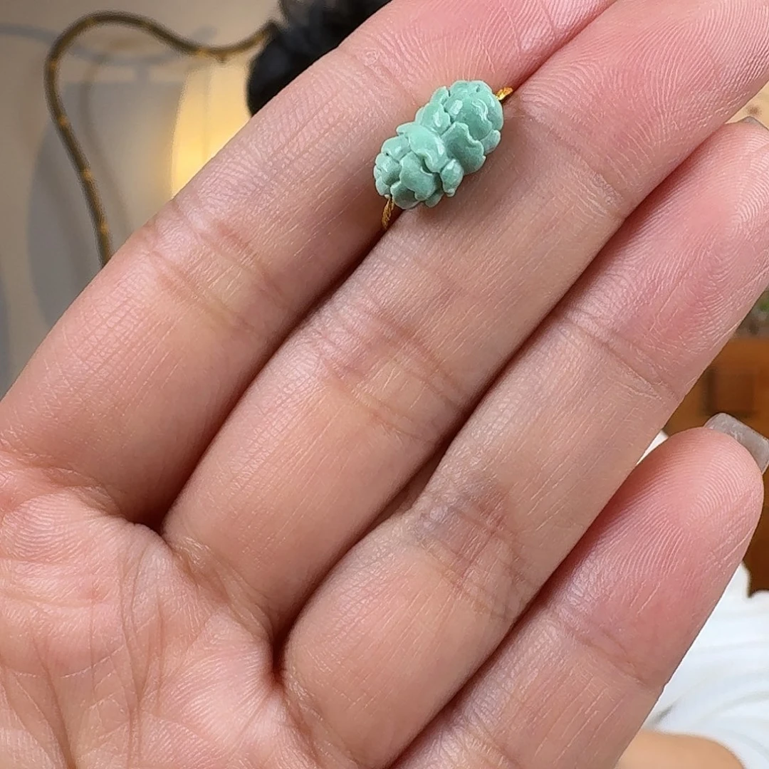 绿松石未镶嵌挂件