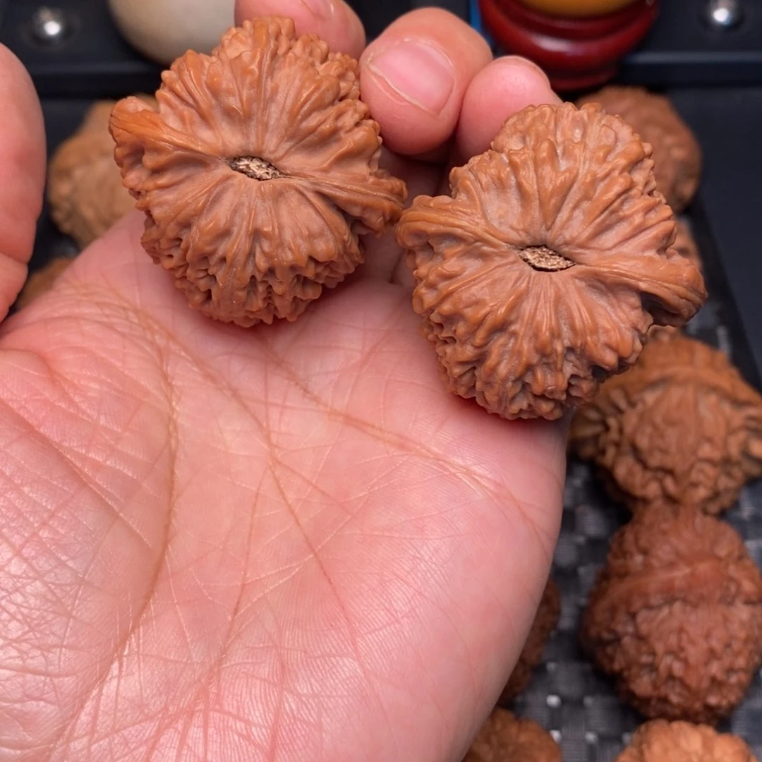 文玩核桃吊坠小****。南疆石39