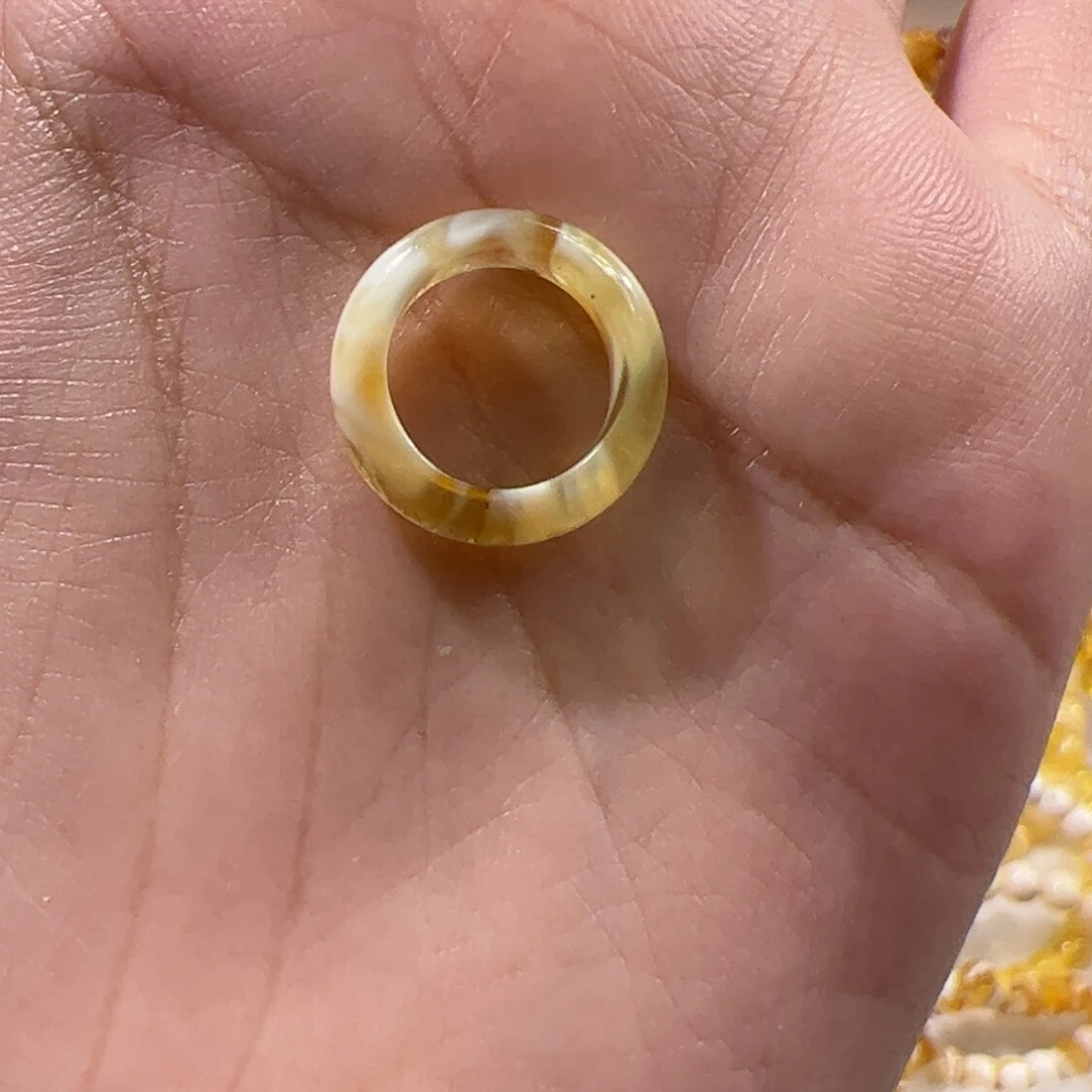 琥珀未镶嵌珠宝奇石荧光跑环