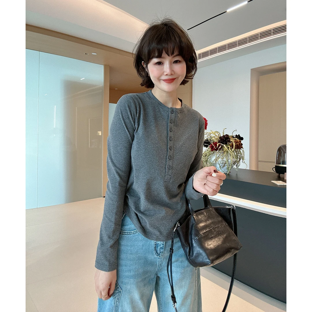 春秋时尚百搭圆领显瘦纽扣半开领长袖T恤