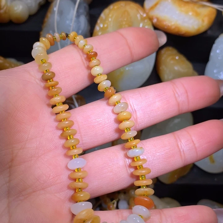 和田玉颈饰未镶嵌