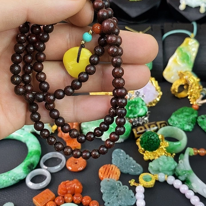 翡翠未镶嵌颈饰吊坠