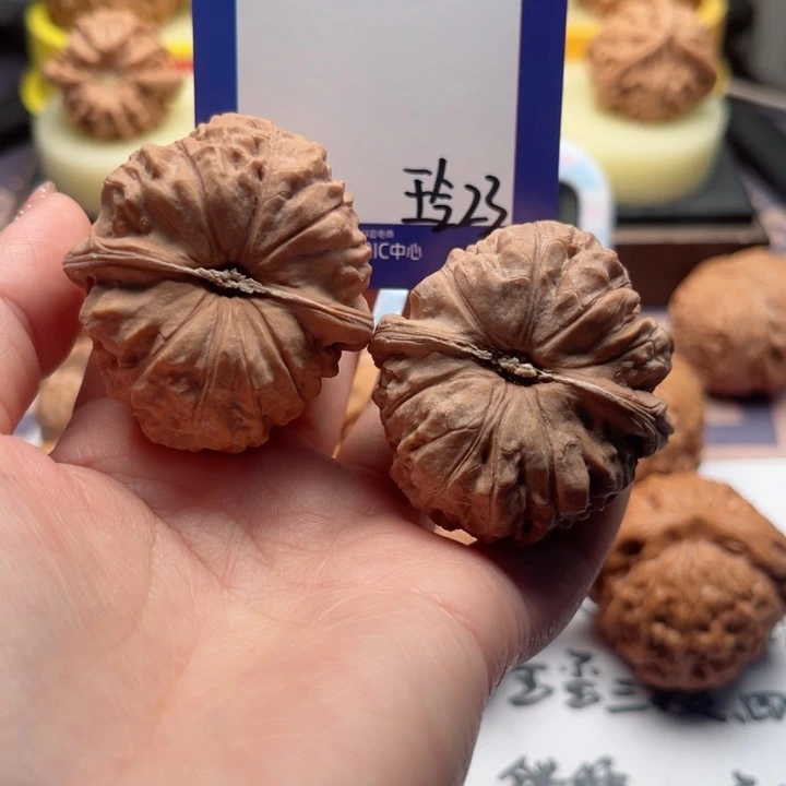 吊坠文玩核桃雄***0文玩核桃23