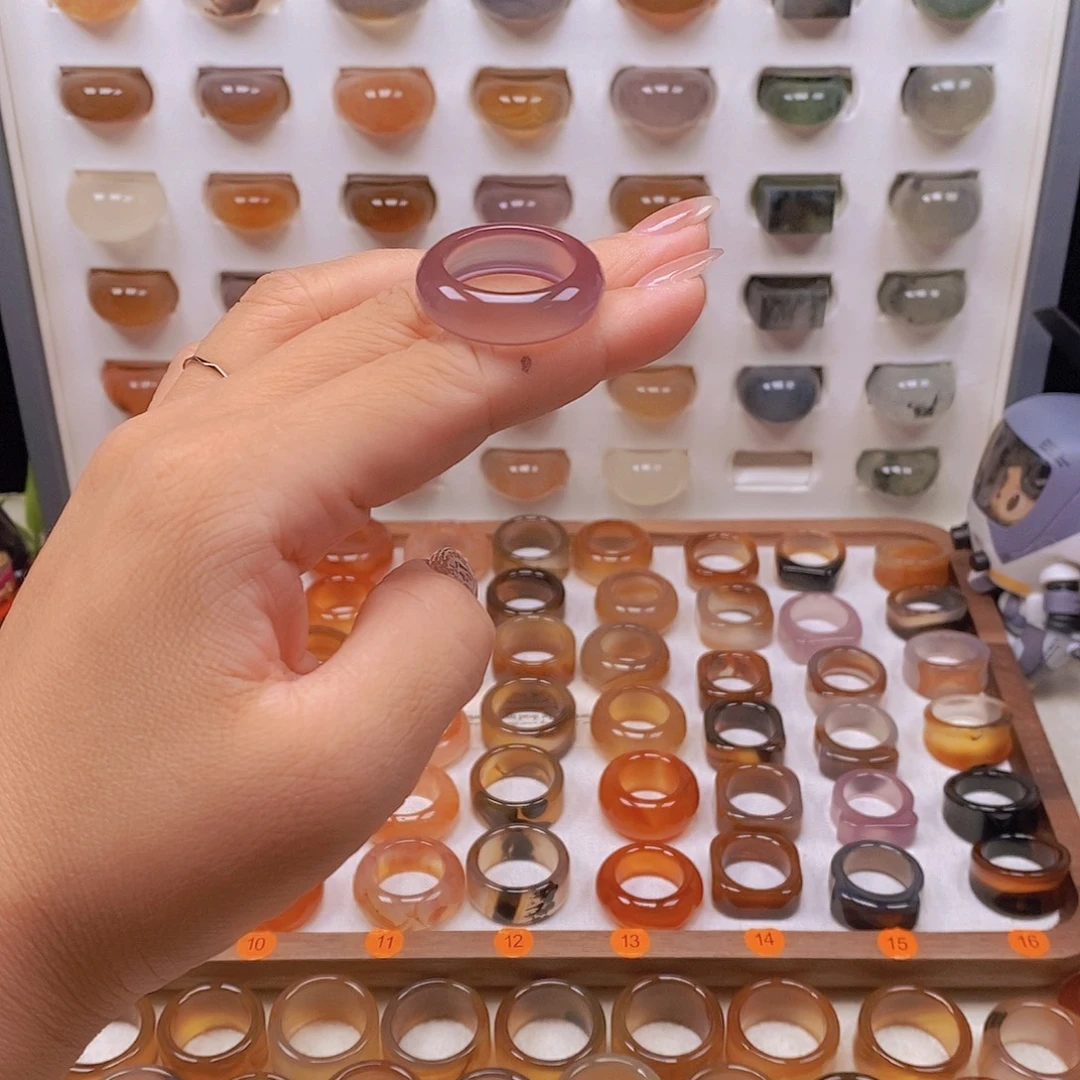 孙***，未镶嵌戒指玛瑙/玉髓内19.6