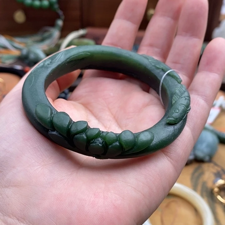 和田玉手镯未镶嵌56.5