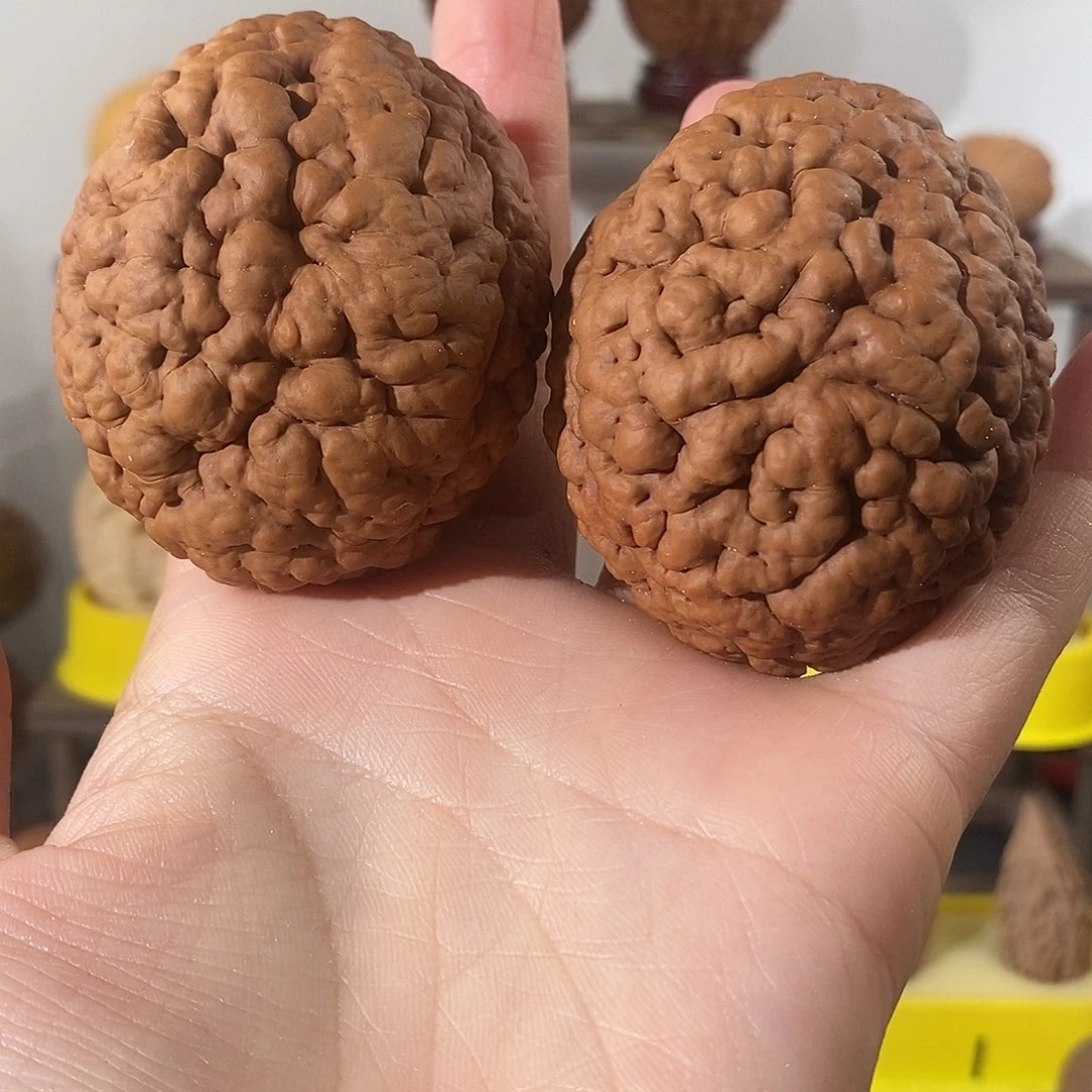 吊坠文玩核桃三瓣脑纹金刚微色4858