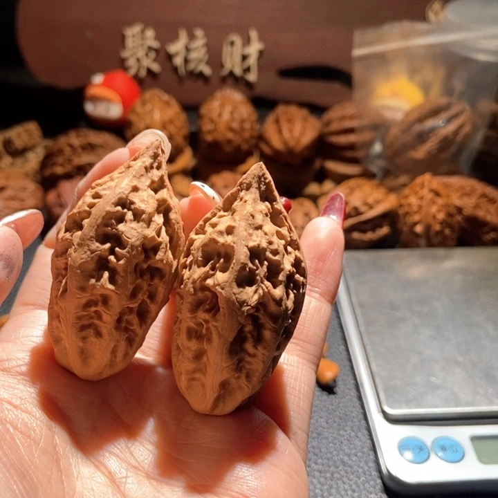 T***g文玩核桃吊坠聚核财婉楸120