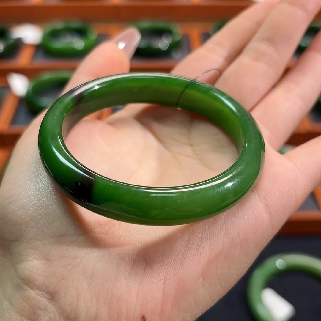 和田玉（碧玉）未镶嵌手镯红皮阳绿5455